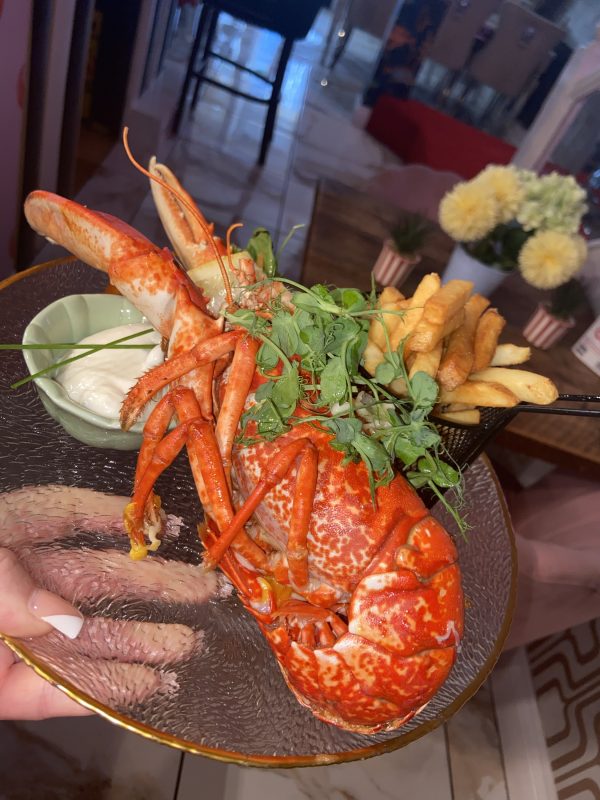 Full Garlic Lobster & Fries